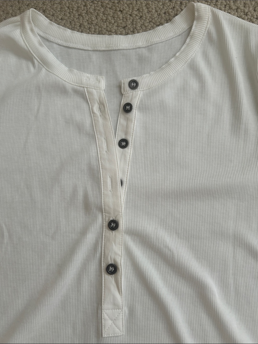 Amazon Short-Sleeve Henley Tee - Black, white and orange - Picture 4 of 9